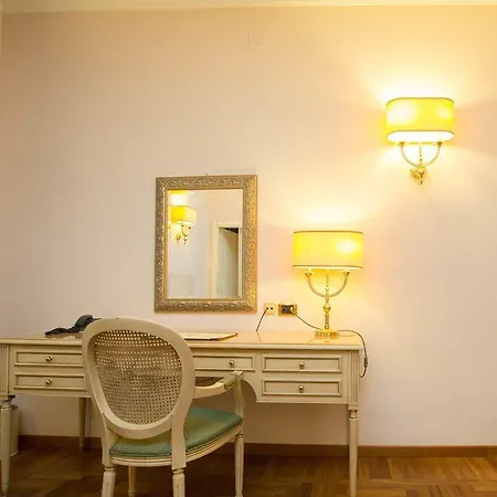 Grand Politi Hotel