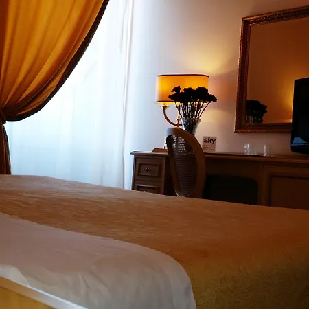Hotel Grand Politi