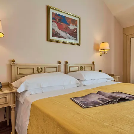 Grand Politi Hotel 4*