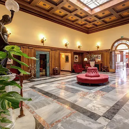 Grand Politi Hotel