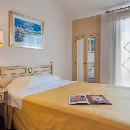 Grand Politi Hotel