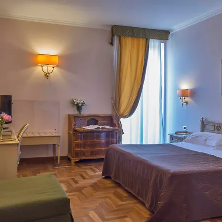 Grand Politi Hotel 4*