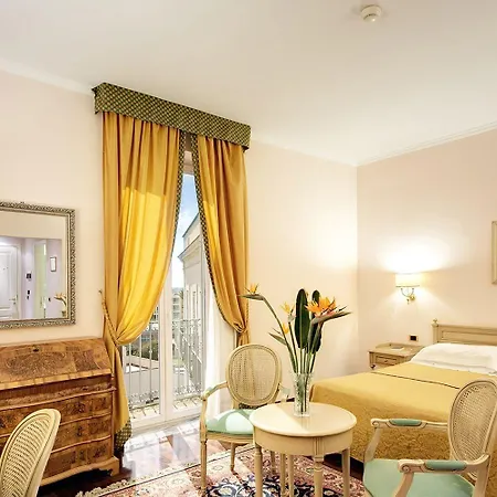 Hotel Grand Politi 4*