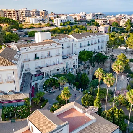 호텔 Grand Politi 4*