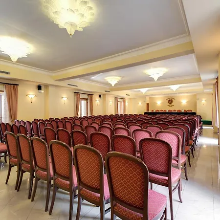 Grand Politi 호텔 4*