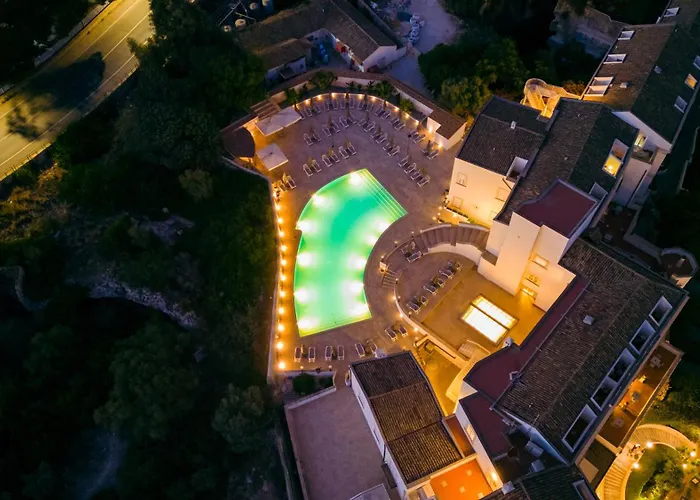 Grand Politi 4* Siraküza