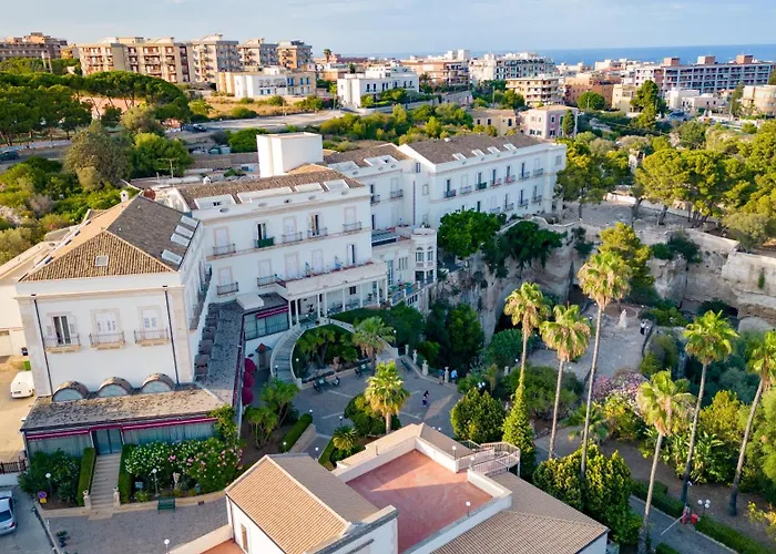 Otel Grand Politi 4*