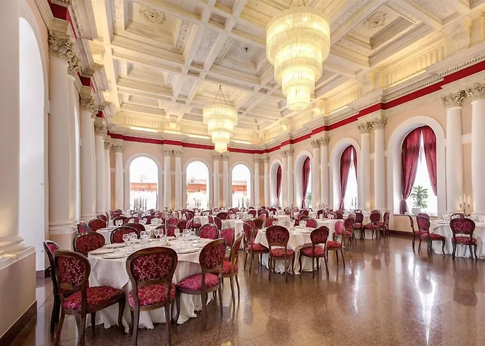 Otel Grand Politi 4*