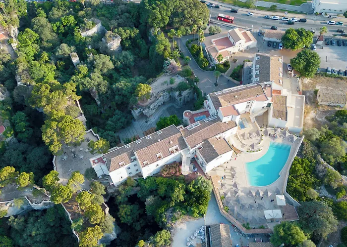 Grand Politi 4* Siraküza